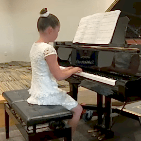 Milana Music - Performance