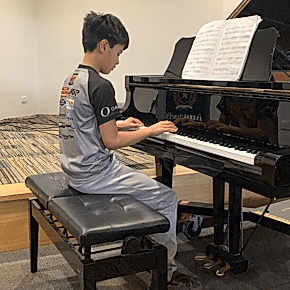 Milana Music - Performance