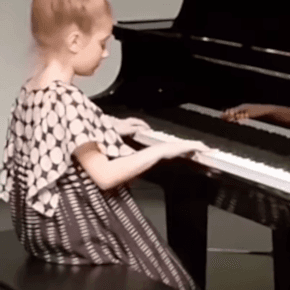 Milana Music - Performance