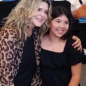 Milana Music - Performance